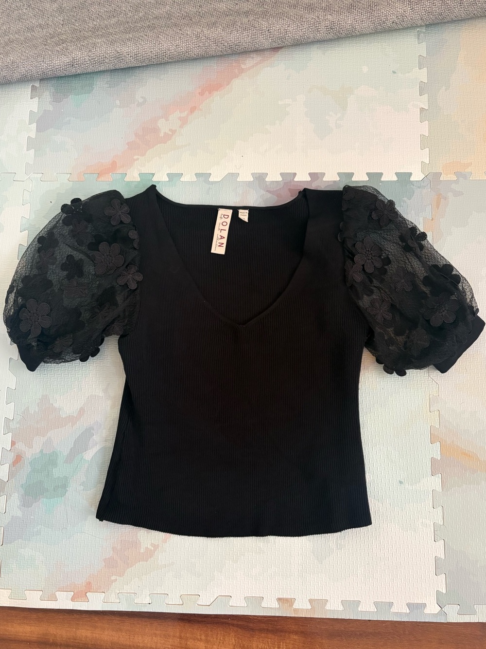 Anthropologie Dolan Black V‑Neck Puff‑Sleeve Top with Floral Mesh Sleeves